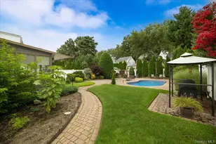 948 Cathedral Ave, Franklin Square, NY 11010 - Photo 8