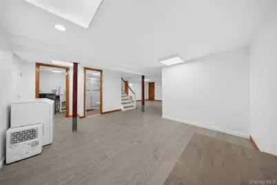 17019 Pidgeon Meadow Road, Fresh Meadows, NY 11365 - Photo 28