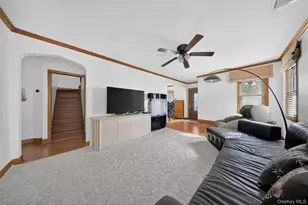 170-19 Pidgeon Meadow Rd, Fresh Meadows, NY 11365 - Photo 8