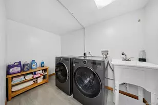 170-19 Pidgeon Meadow Rd, Fresh Meadows, NY 11365 - Photo 30