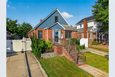17019 Pidgeon Meadow Road, Fresh Meadows, NY 11365 - Photo 2
