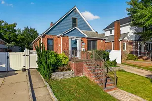 170-19 Pidgeon Meadow Rd, Fresh Meadows, NY 11365 - Photo 2