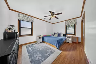 170-19 Pidgeon Meadow Rd, Fresh Meadows, NY 11365 - Photo 16