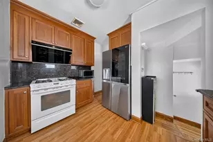 170-19 Pidgeon Meadow Rd, Fresh Meadows, NY 11365 - Photo 10