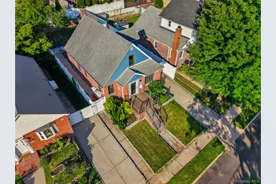 17019 Pidgeon Meadow Road, Fresh Meadows, NY 11365 - Photo 40