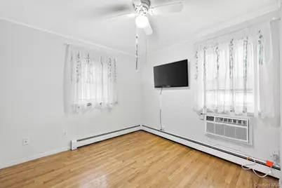 152 Parkwood Drive, Shirley, NY 11967 - Photo 16