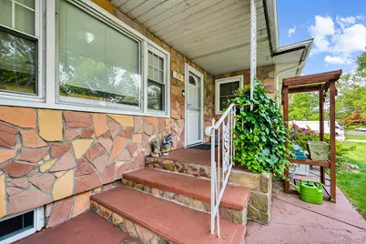 152 Parkwood Drive, Shirley, NY 11967 - Photo 6