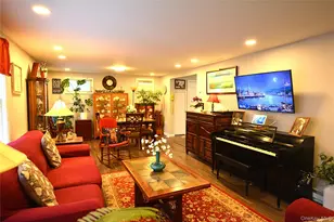 105 W Village Circle, Manorville, NY 11949 - Photo 4