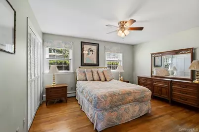 1621 Madison Avenue, West Islip, NY 11795 - Photo 16
