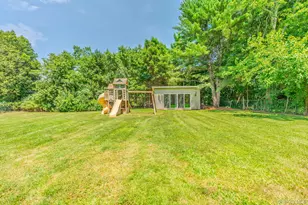337 Burr Rd, East Northport, NY 11731 - Photo 18