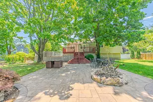 337 Burr Rd, East Northport, NY 11731 - Photo 4
