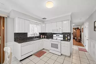 63 Woodview Ln, Centereach, NY 11720 - Photo 12