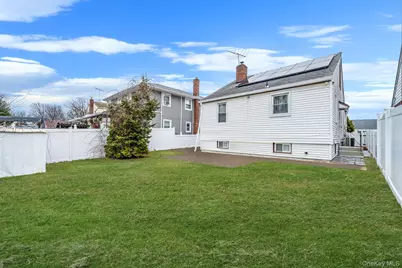12 Edna Court, Valley Stream, NY 11580 - Photo 4