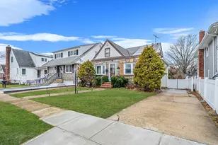 12 Edna Ct, Valley Stream, NY 11580 - Photo 2