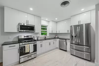 21 Manhattan Avenue #19, Middletown, NY 10940 - Photo 8