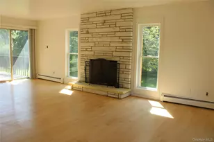 8 Tanglewood Dr, Wappingers Falls, NY 12590 - Photo 4