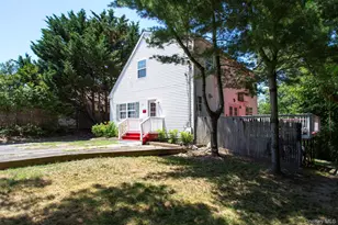 32 Birch Ct, Riverhead, NY 11901 - Photo 2