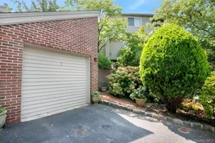 8 Waterside Close, Eastchester, NY 10709 - Photo 32