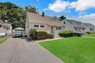 1 Prince St, Hicksville, NY 11801 - Photo 2
