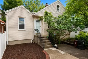 18-41 124th St, College Point, NY 11356 - Photo 2