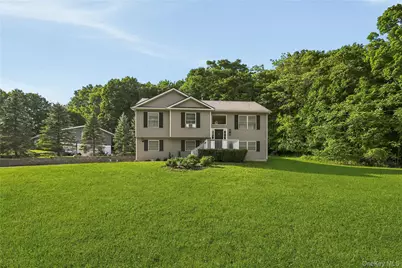 18 Hickory Place, Middletown, NY 10941 - Photo 2