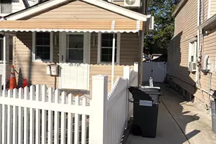 117-27 142nd Pl, Jamaica, NY 11436 - Photo 2