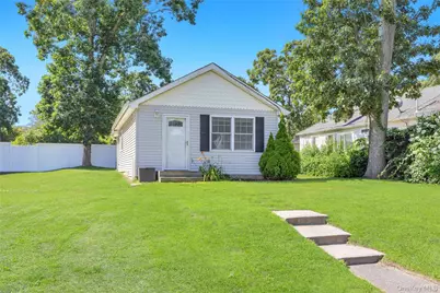 22 Maplewood Avenue, Selden, NY 11784 - Photo 2