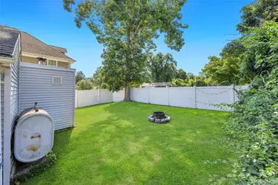 22 Maplewood Avenue, Selden, NY 11784 - Photo 6