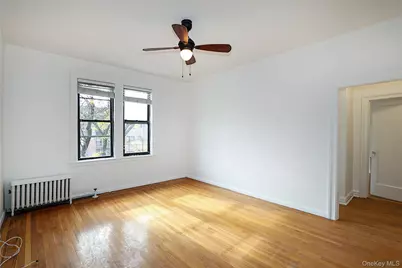 11525 Metropolitan Avenue #233, Kew Gardens, NY 11418 - Photo 6