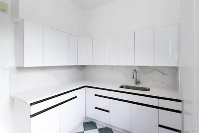 11525 Metropolitan Avenue #233, Kew Gardens, NY 11418 - Photo 8