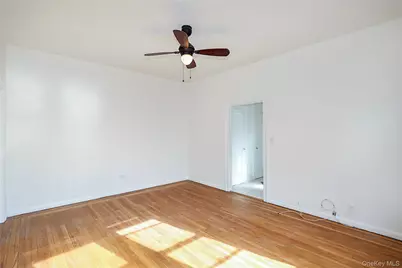 11525 Metropolitan Avenue #233, Kew Gardens, NY 11418 - Photo 4