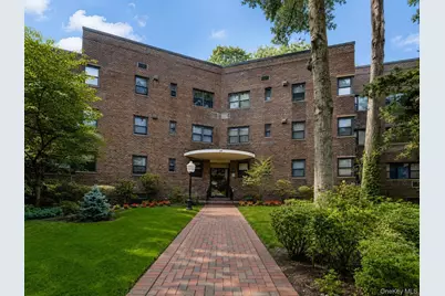 50 Brompton Road #2N, Great Neck, NY 11021 - Photo 2