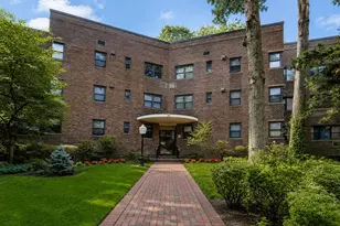 50 Brompton Rd, Great Neck, NY 11021 - Photo 2