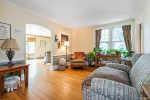 200 Greene Ave, Sayville, NY 11782 - Photo 10