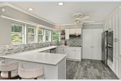 2 Buckingham Meadow Road, East Setauket, NY 11733 - Photo 4
