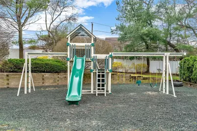 208 Palo Alto Drive, Plainview, NY 11803 - Photo 36