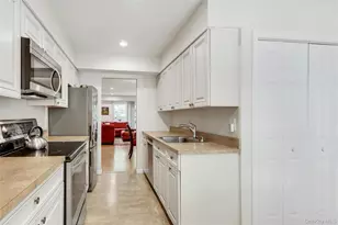 208 Palo Alto Dr, Plainview, NY 11803 - Photo 10