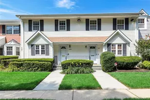 208 Palo Alto Dr, Plainview, NY 11803 - Photo 2