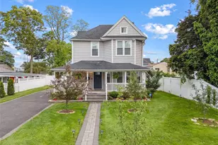 81 Pearsall Ave, Freeport, NY 11520 - Photo 16