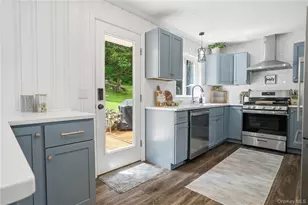 233 Hilltop St, Mahopac, NY 10541 - Photo 6