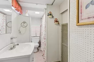43 Beverly Rd, Merrick, NY 11566 - Photo 22
