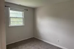 124 Parkdale Dr, North Babylon, NY 11703 - Photo 8
