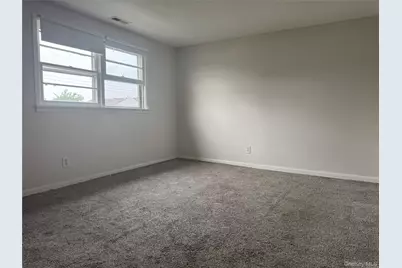 124 Parkdale Drive, North Babylon, NY 11703 - Photo 26