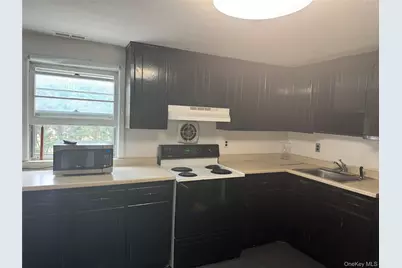 124 Parkdale Drive, North Babylon, NY 11703 - Photo 12