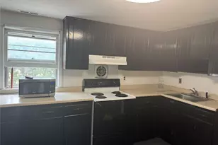124 Parkdale Dr, North Babylon, NY 11703 - Photo 12