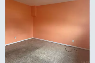 124 Parkdale Drive, North Babylon, NY 11703 - Photo 18