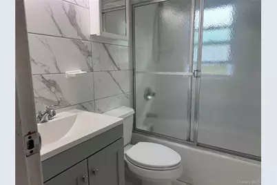 124 Parkdale Drive, North Babylon, NY 11703 - Photo 10