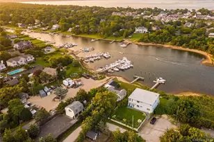 35 Gardners Ln, Hampton Bays, NY 11946 - Photo 18
