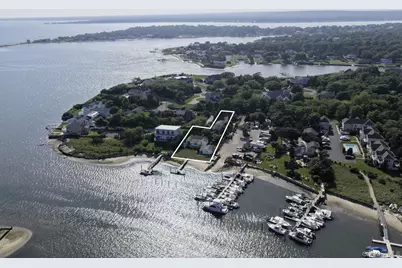 35 Gardners Lane, Hampton Bays, NY 11946 - Photo 2