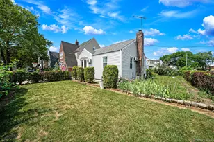 86-02 241st St, Bellerose, NY 11426 - Photo 12